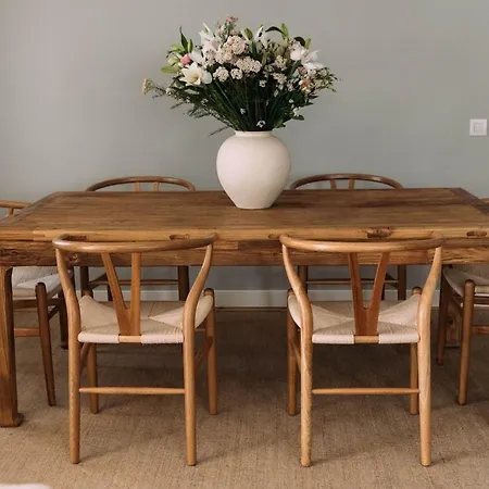 Charming Family House In The Heart Of דירה