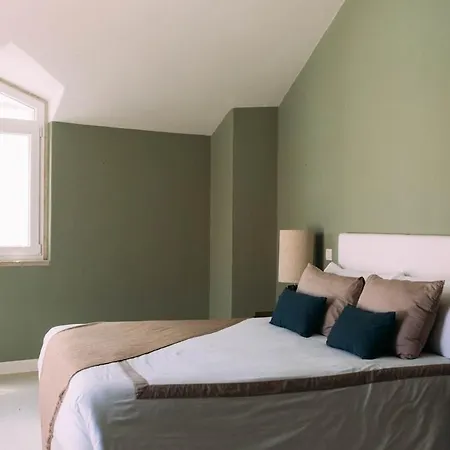 Charming Family House In The Heart Of דירה *